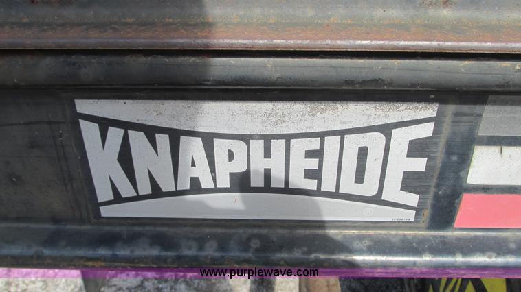 image for item G9159 1999 Ford F550 flatbed truck