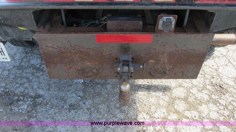 image for item G9159 1999 Ford F550 flatbed truck