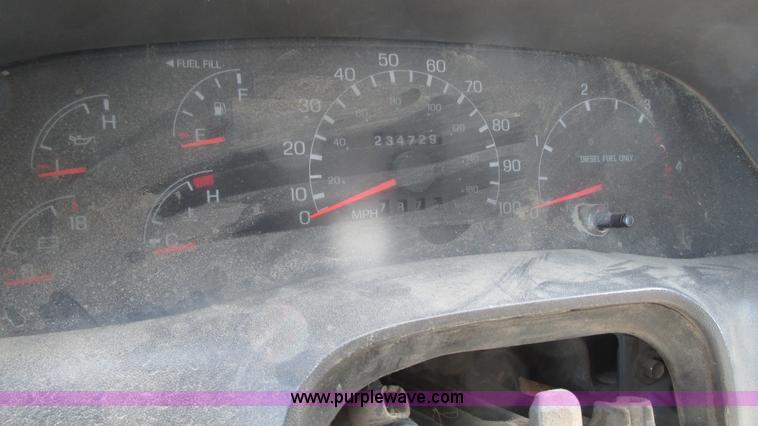 image for item G9159 1999 Ford F550 flatbed truck