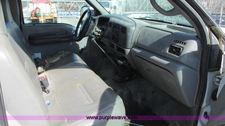 image for item G9159 1999 Ford F550 flatbed truck