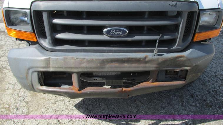 image for item G9159 1999 Ford F550 flatbed truck