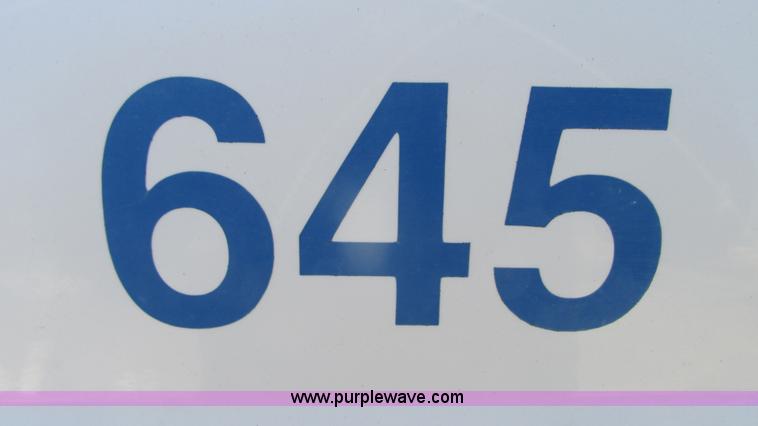 image for item G9159 1999 Ford F550 flatbed truck