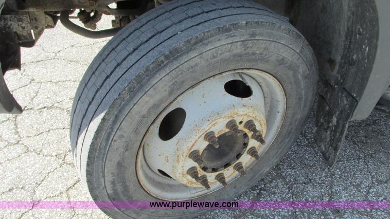 image for item G9160 2005 Ford F550 service truck