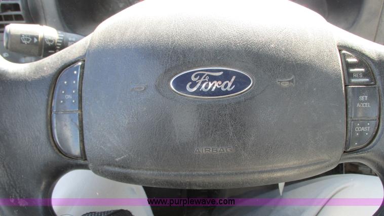 image for item G9160 2005 Ford F550 service truck