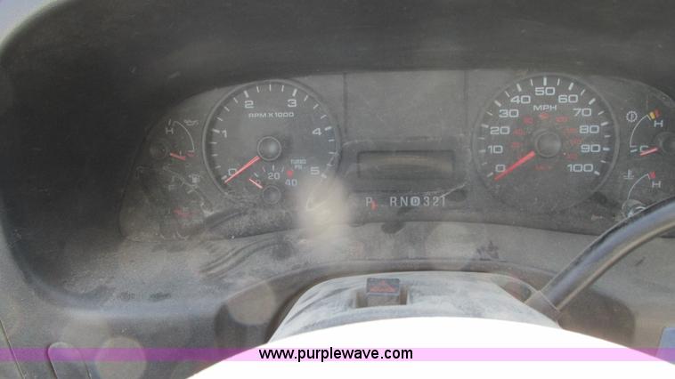 image for item G9160 2005 Ford F550 service truck