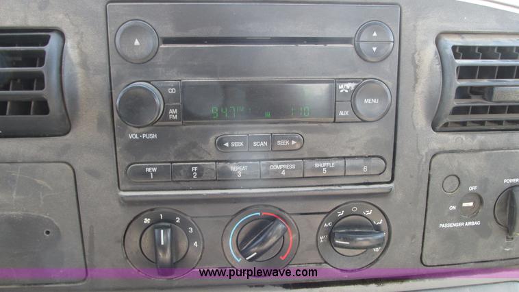 image for item G9160 2005 Ford F550 service truck