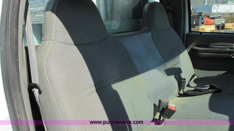 image for item G9160 2005 Ford F550 service truck