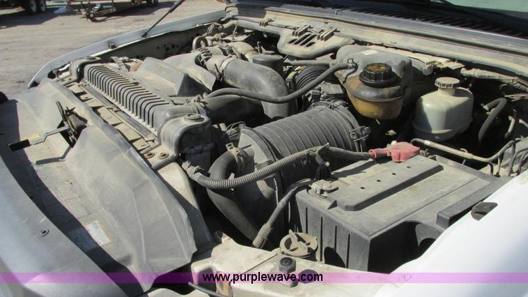 image for item G9160 2005 Ford F550 service truck