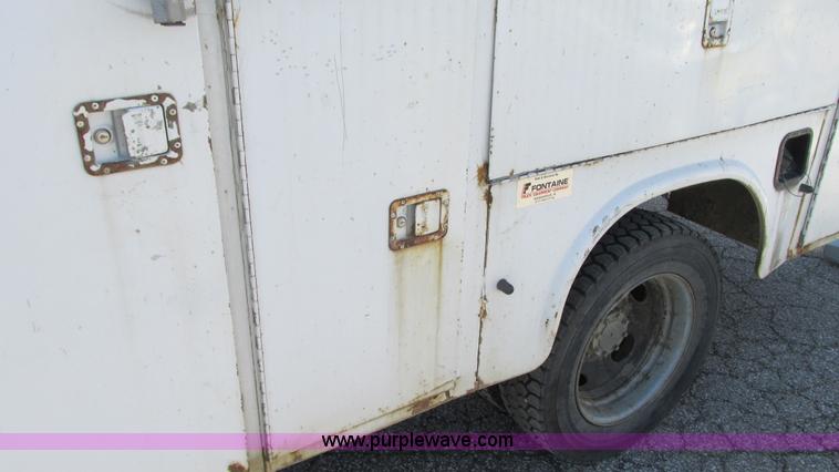 image for item G9160 2005 Ford F550 service truck