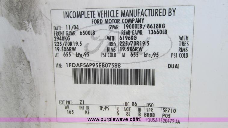 image for item G9160 2005 Ford F550 service truck