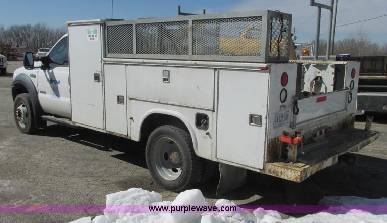 image for item G9161 2006 Ford F550 service truck