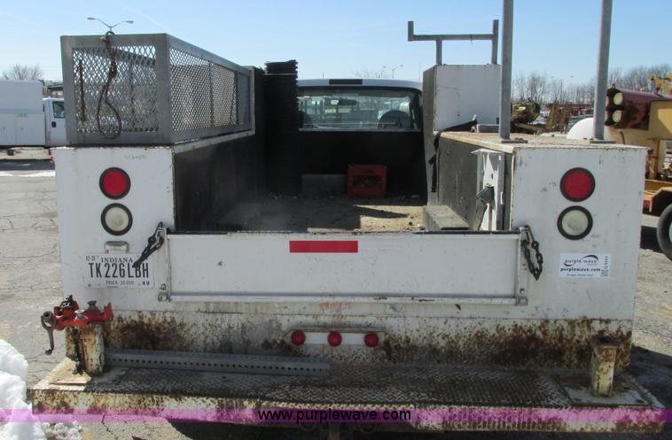 image for item G9161 2006 Ford F550 service truck