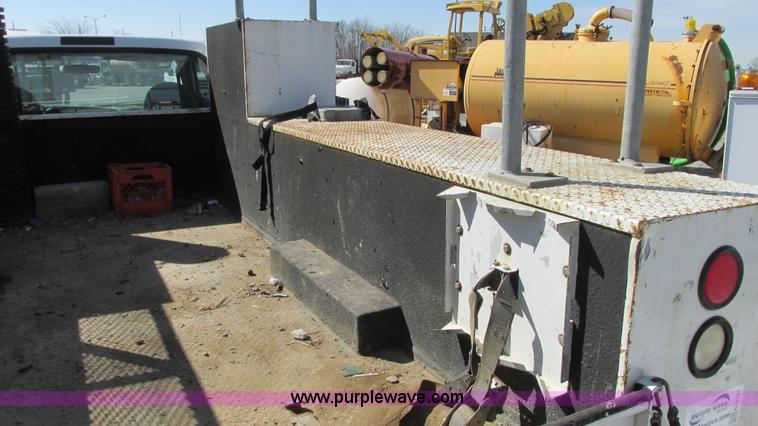 image for item G9161 2006 Ford F550 service truck
