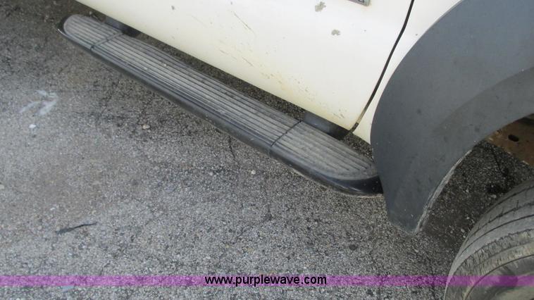 image for item G9161 2006 Ford F550 service truck