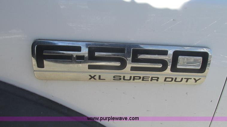 image for item G9161 2006 Ford F550 service truck