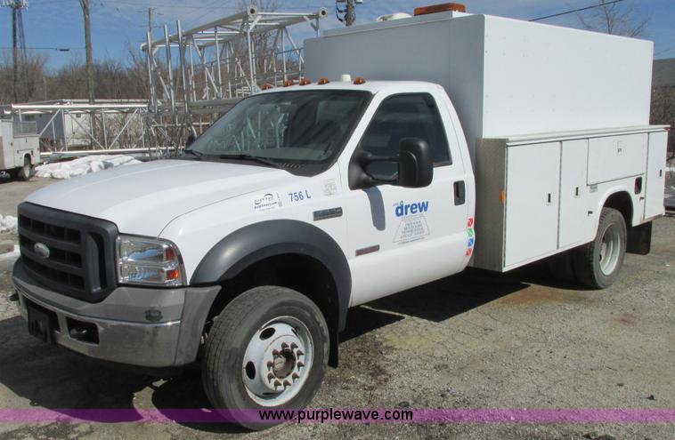 image for item G9162 2006 Ford F550 service truck