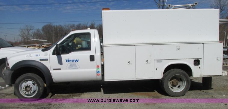 image for item G9162 2006 Ford F550 service truck