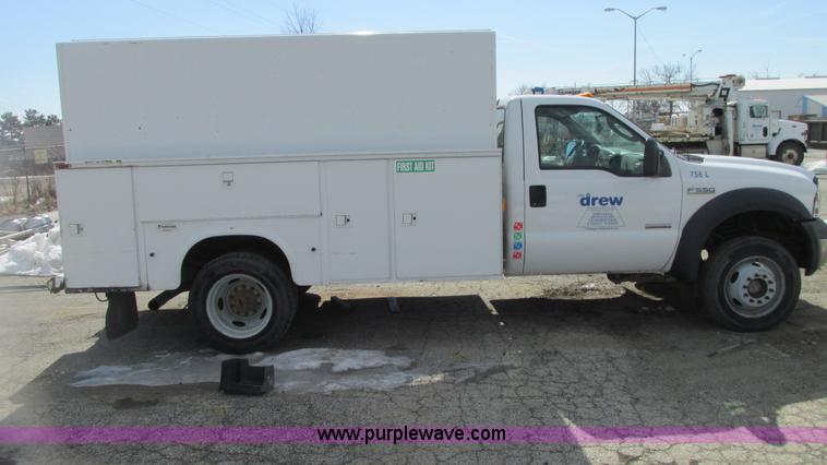 image for item G9162 2006 Ford F550 service truck
