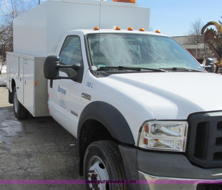 image for item G9162 2006 Ford F550 service truck