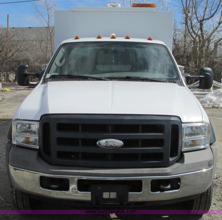image for item G9162 2006 Ford F550 service truck