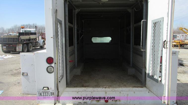 image for item G9162 2006 Ford F550 service truck