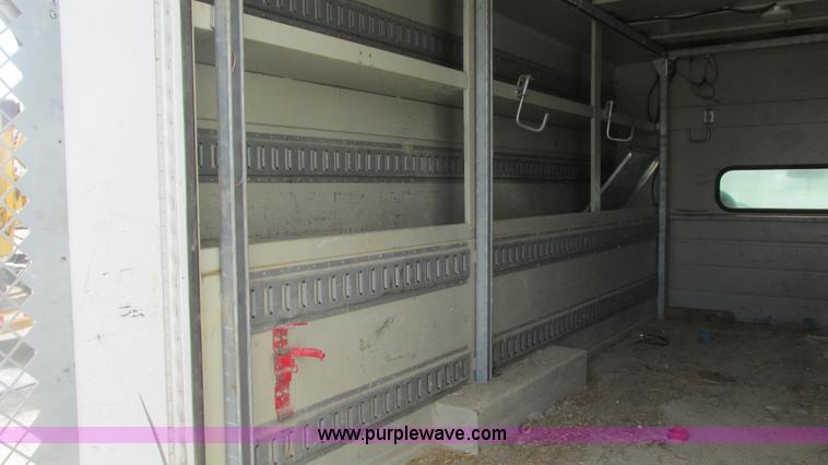 image for item G9162 2006 Ford F550 service truck