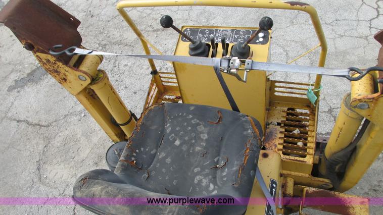 image for item G9164 Vermeer V4150A trencher