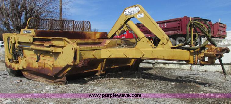 image for item H7712 2001 Reynolds 17E10.5 scraper pan