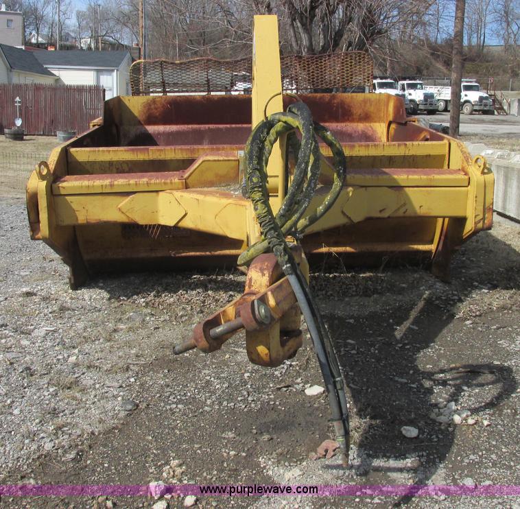 image for item H7712 2001 Reynolds 17E10.5 scraper pan