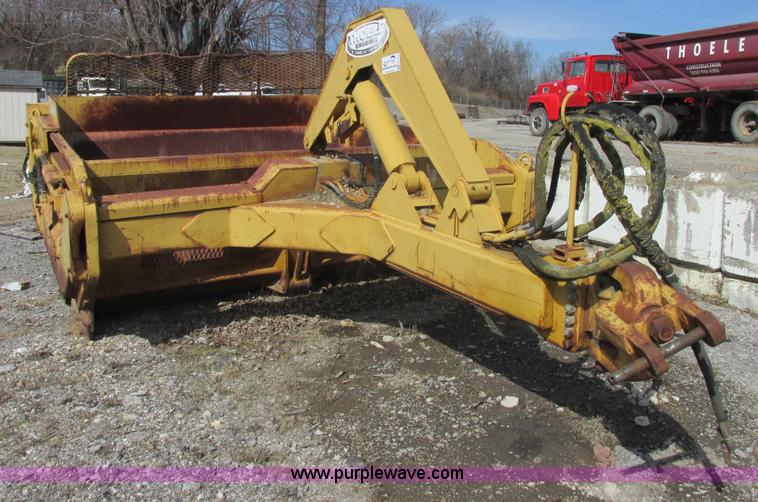 image for item H7712 2001 Reynolds 17E10.5 scraper pan