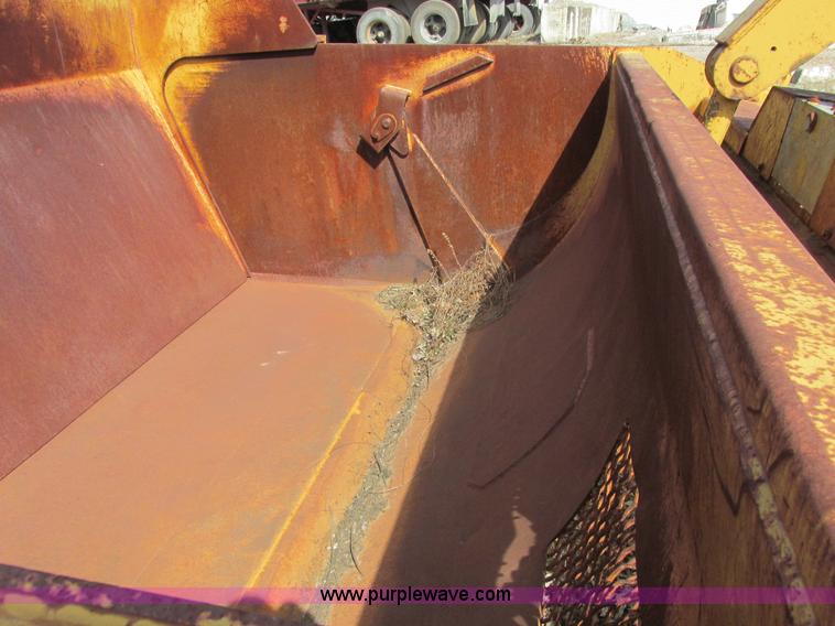 image for item H7712 2001 Reynolds 17E10.5 scraper pan