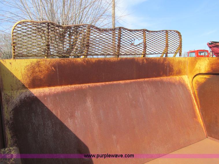 image for item H7712 2001 Reynolds 17E10.5 scraper pan