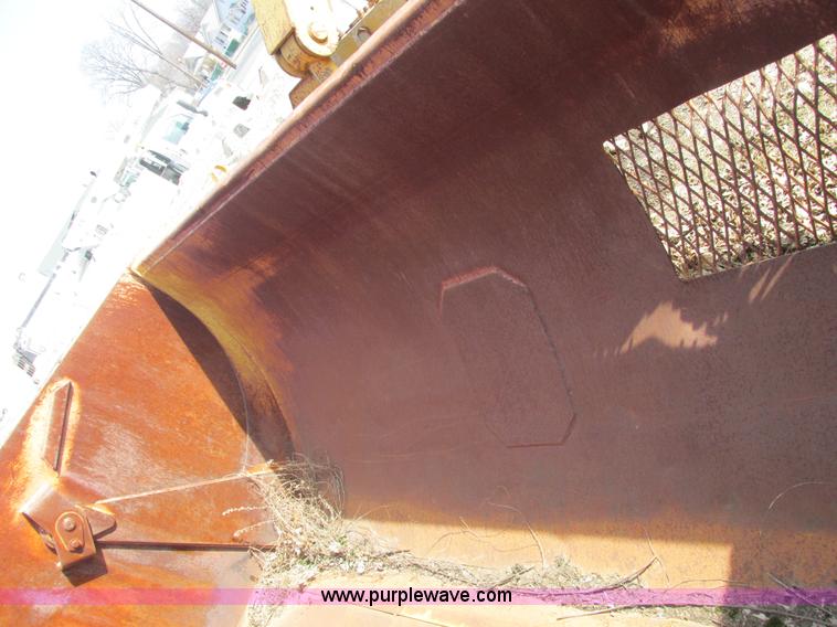 image for item H7712 2001 Reynolds 17E10.5 scraper pan