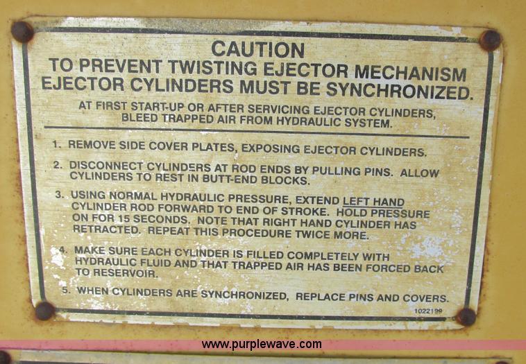 image for item H7712 2001 Reynolds 17E10.5 scraper pan