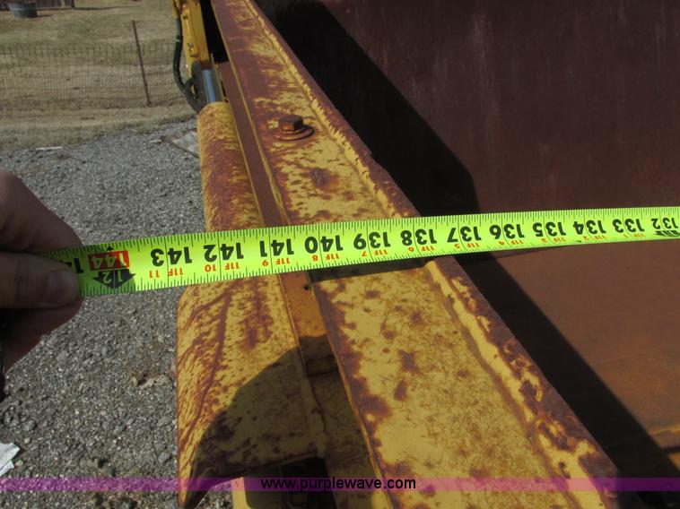 image for item H7712 2001 Reynolds 17E10.5 scraper pan