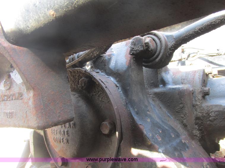 image for item H7714 2001 Mack RD688S semi truck