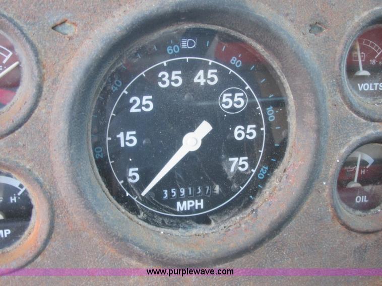 image for item H7717 1989 Ford LN8000 dump truck