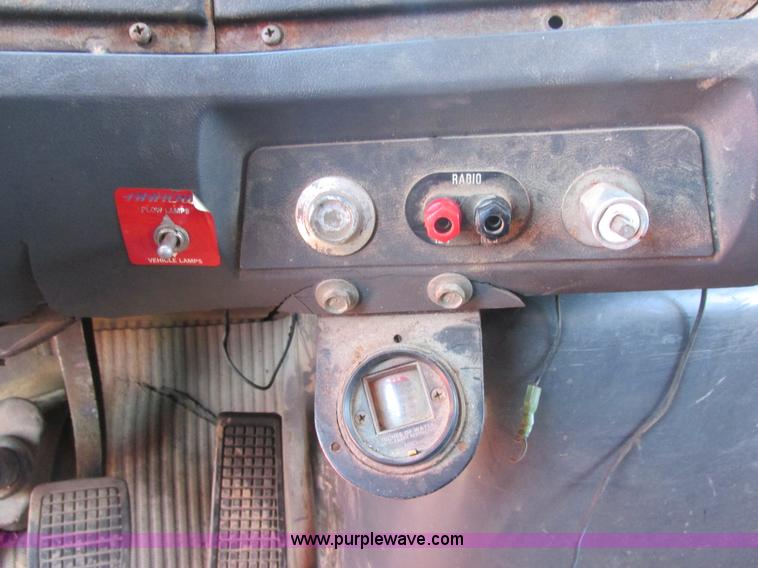 image for item H7717 1989 Ford LN8000 dump truck