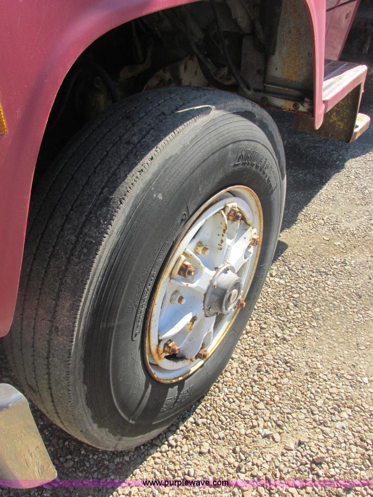 image for item H7717 1989 Ford LN8000 dump truck