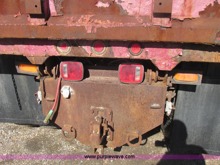 image for item H7717 1989 Ford LN8000 dump truck