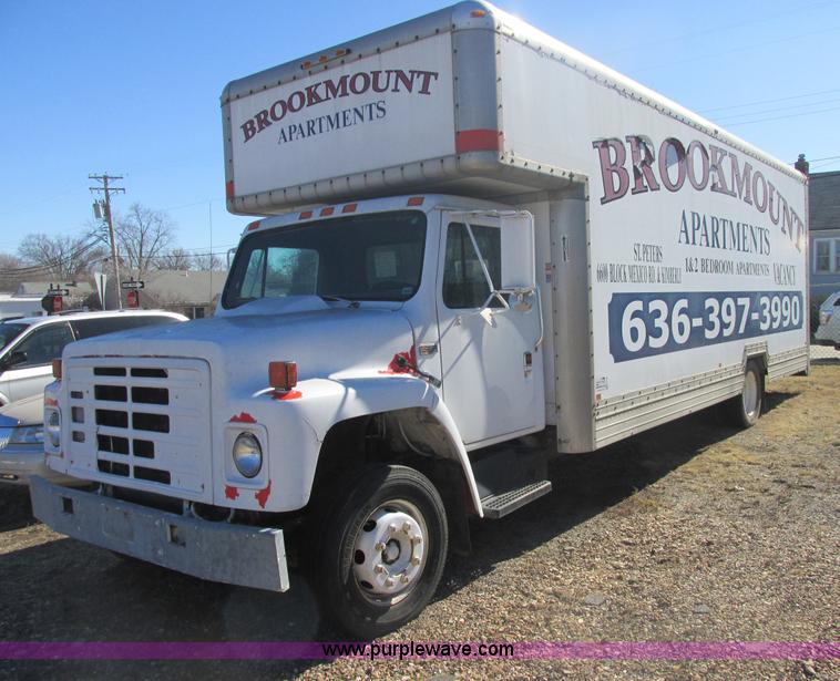 image for item H7718 1989 International 1654LP box truck