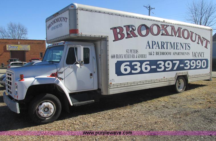 image for item H7718 1989 International 1654LP box truck