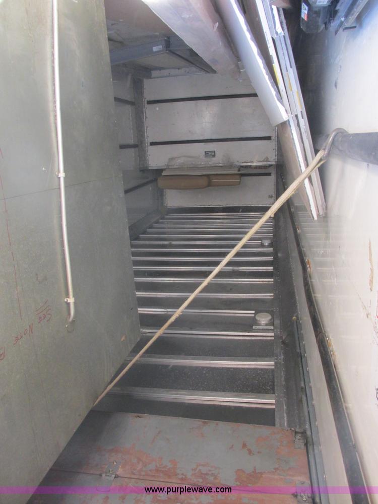 image for item H7718 1989 International 1654LP box truck