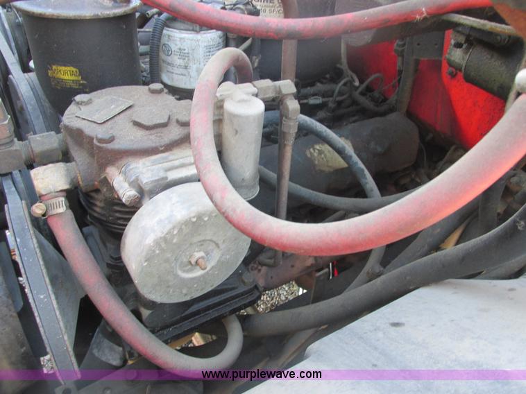 image for item H7718 1989 International 1654LP box truck