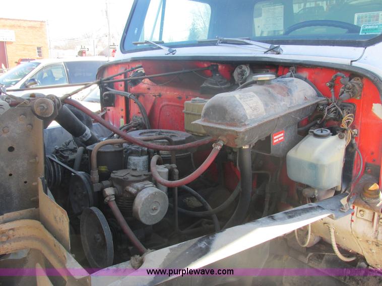 image for item H7718 1989 International 1654LP box truck