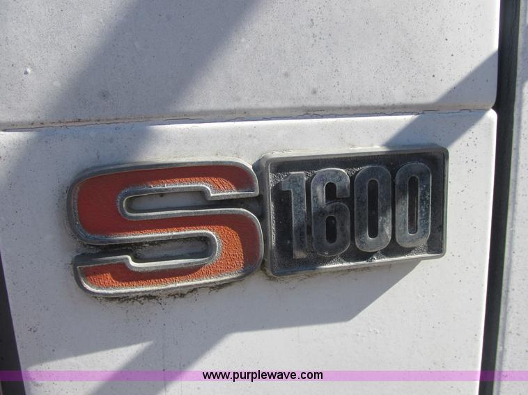 image for item H7718 1989 International 1654LP box truck