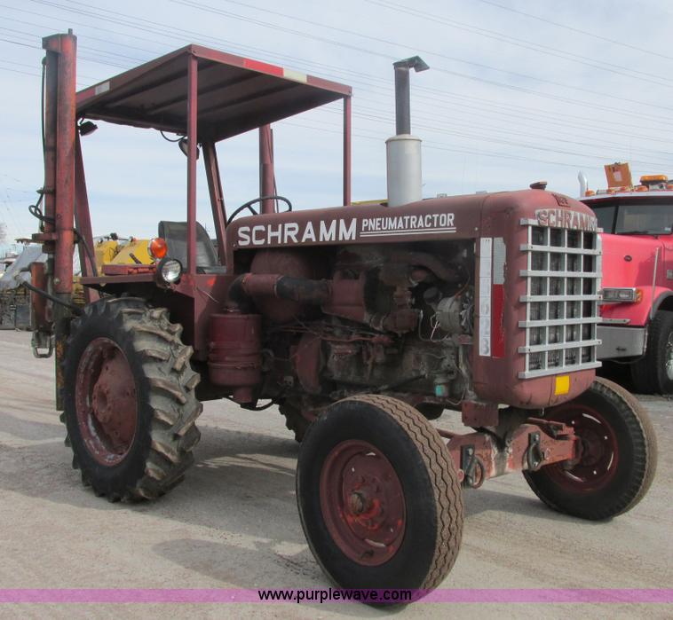 image for item H7731 1978 Schramm 160 Pneumatractor