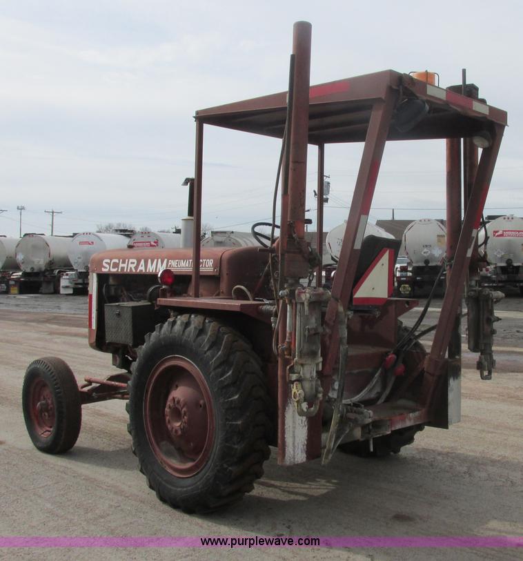 image for item H7731 1978 Schramm 160 Pneumatractor