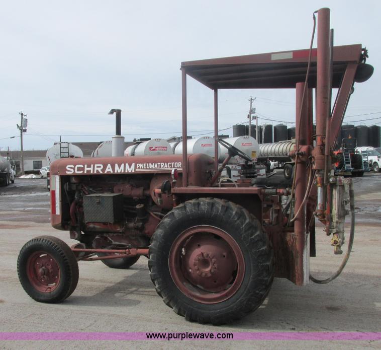 image for item H7731 1978 Schramm 160 Pneumatractor