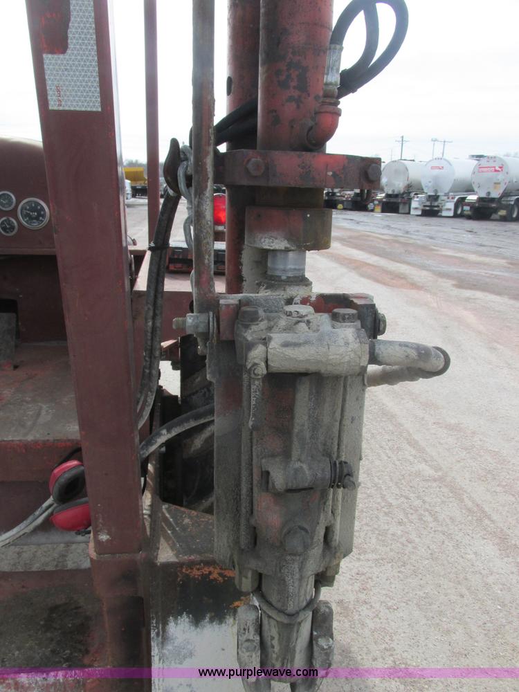 image for item H7731 1978 Schramm 160 Pneumatractor